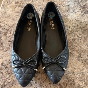 Reaction Kenneth Cole Black Quilted Pointed-Toe Ballet Flats with Bow